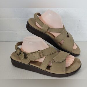 SAS TRIPAD COMFORT  Huggy Cross Strap Sandal Tan Size 8.5M